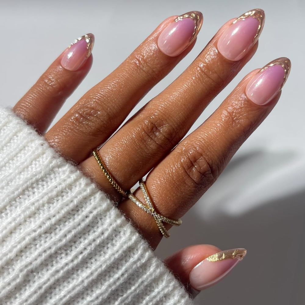 image:imageGlamnetic Holiday PressOn Nails Short Almond CatEye Silver StockingsTipped in Gold
