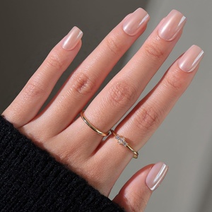Glamnetic Holiday Press-On Nails, Short Almond Cat-Eye, Silver Stockings(Champagne Veil)
