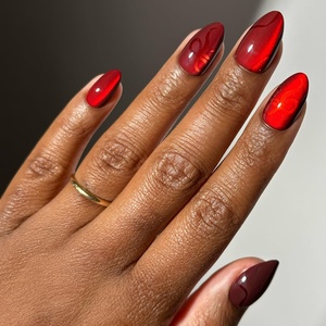 Glamnetic Holiday Press-On Nails, Short Almond Cat-Eye, Silver Stockings(Scarlet Ribbons)