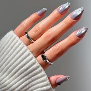 Glamnetic Holiday Press-On Nails, Short Almond Cat-Eye, Silver Stockings(Silver Stockings)